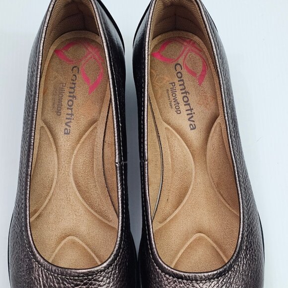 Comfortiva Dillon Loafer Womens 8 Metallic Pewter Slip On Wedge Work Travel - Picture 8 of 13